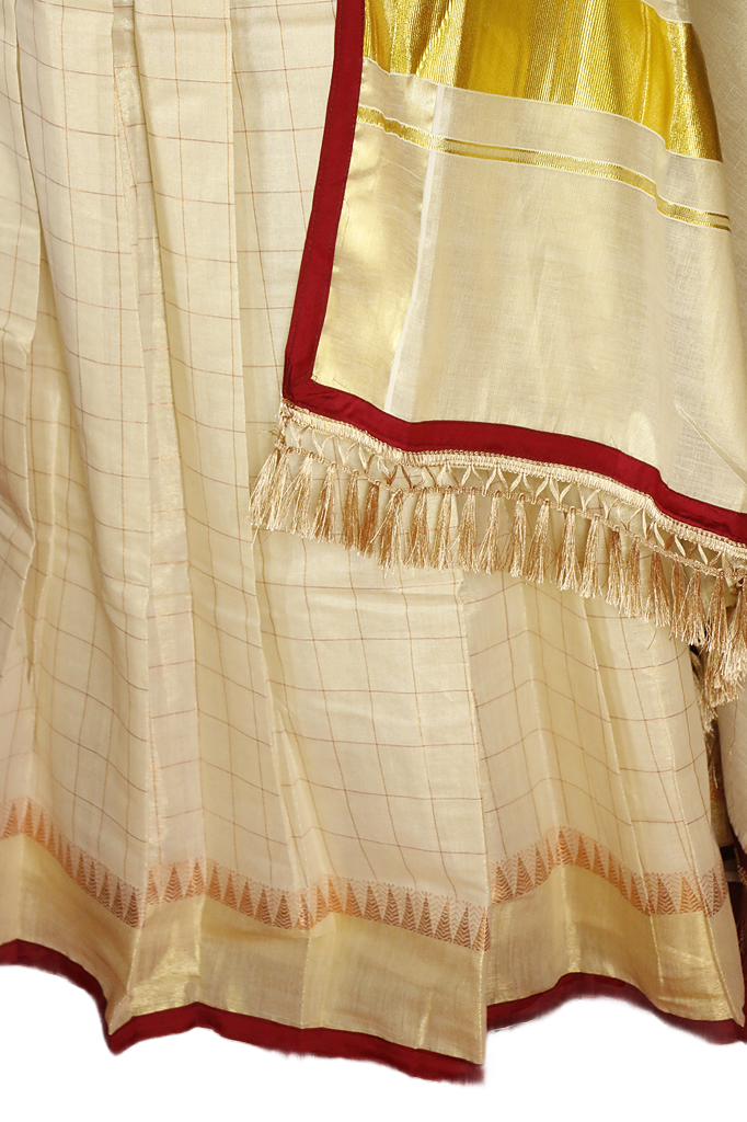 Checked Kerala Traditional Tissue Kasavu Dhavani Set