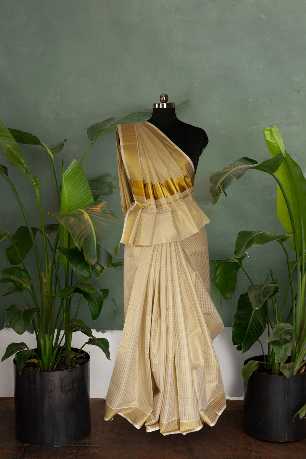 Tiny Checked Kerala Traditional Tissue Kasavu Saree