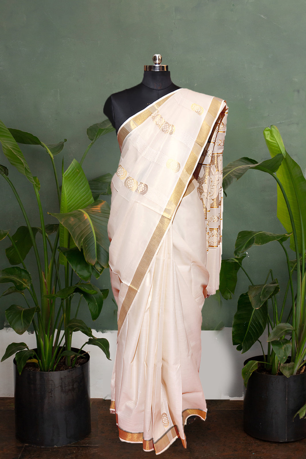 Jacquard Work Golden Kerala Cotton Kasavu Saree