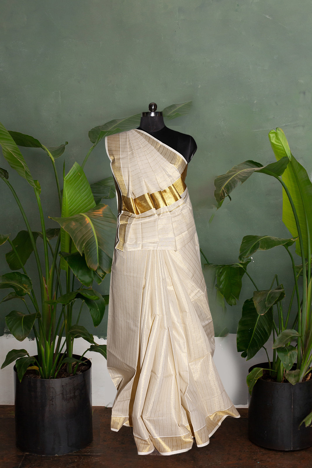 Striped Kerala Traditional Tissue Kasavu Saree
