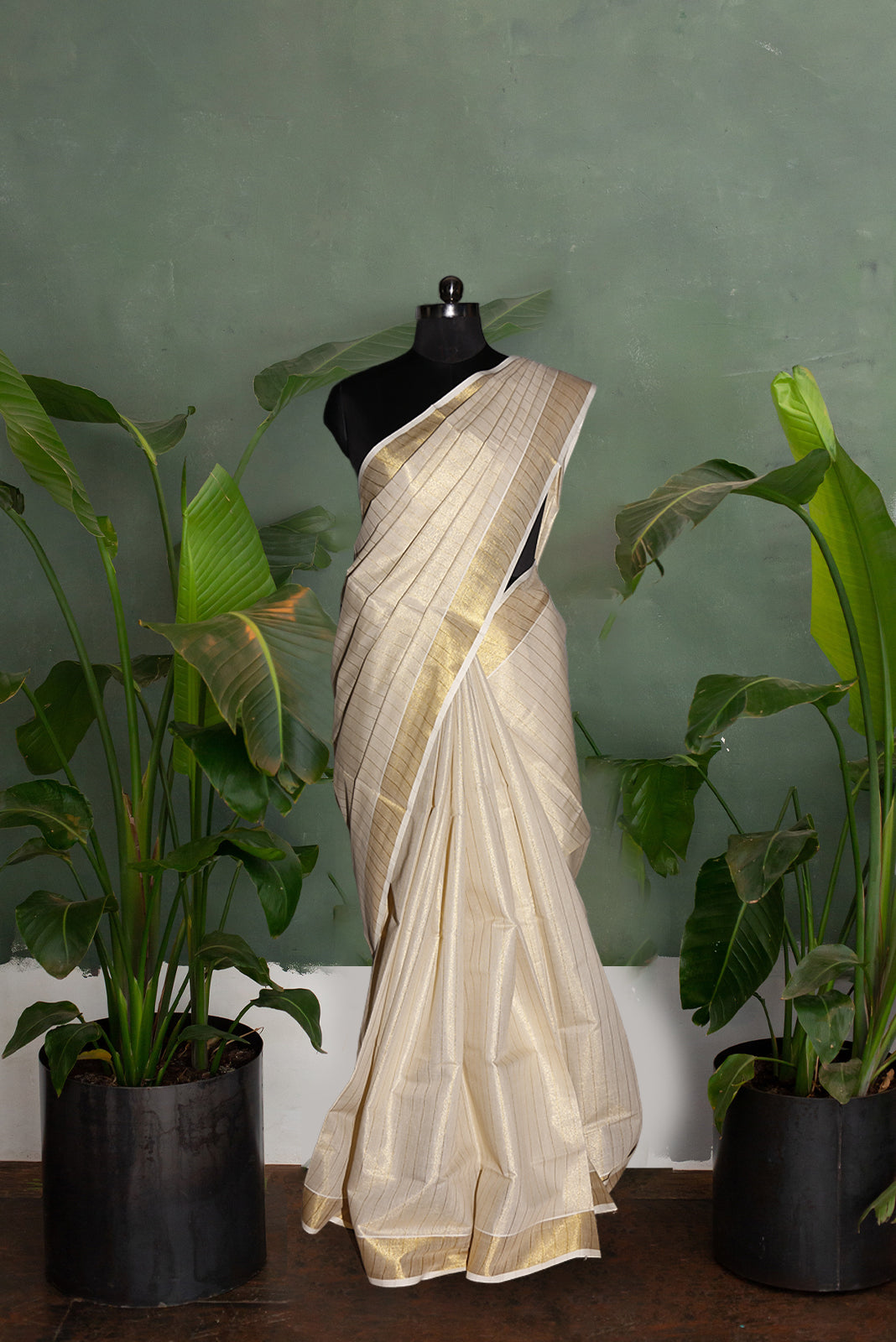 Striped Kerala Traditional Tissue Kasavu Saree