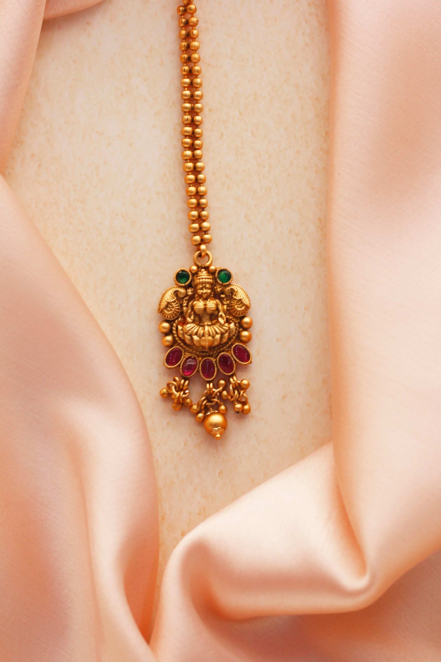 Lustrous Lakshmi Kempstone Maang Tikka
