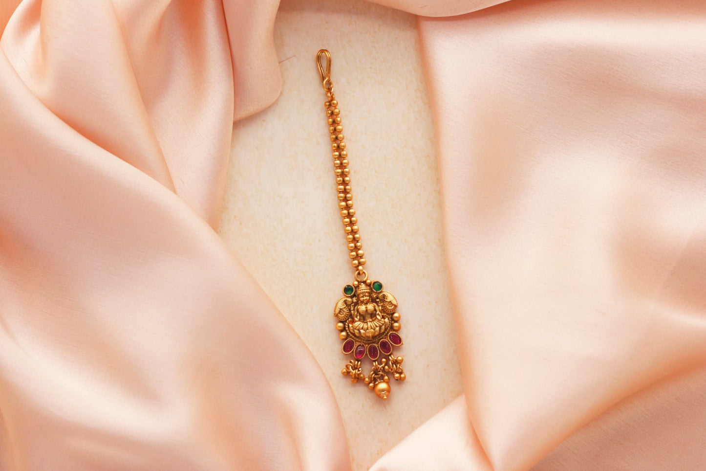 Lustrous Lakshmi Kempstone Maang Tikka
