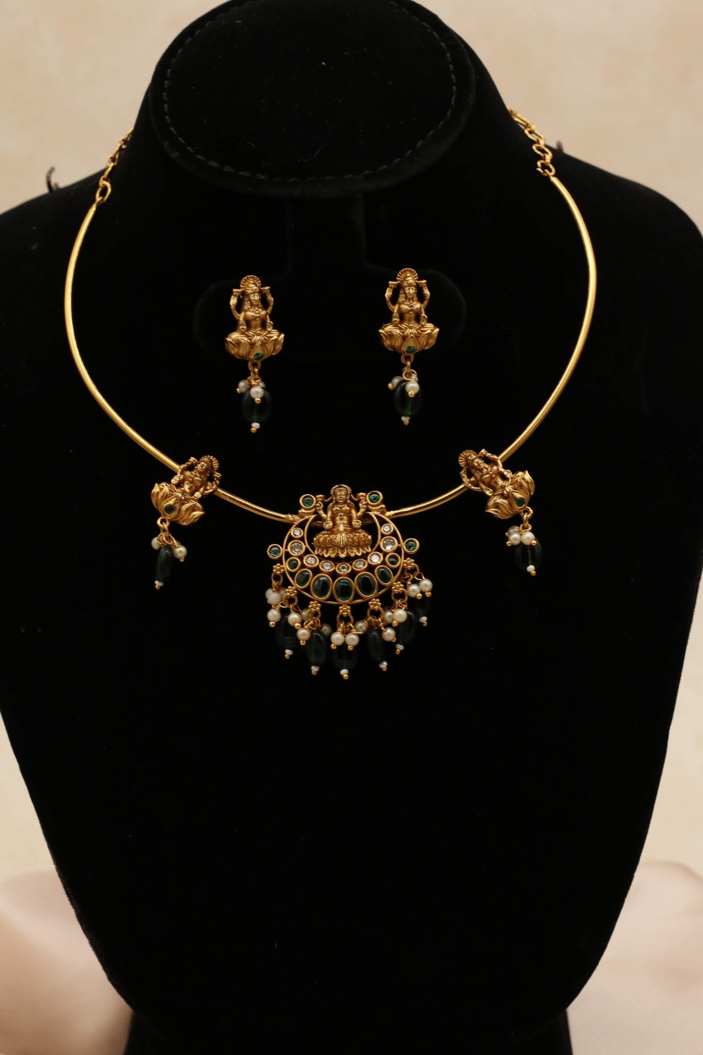 Lakshmi Hasli Choker Set