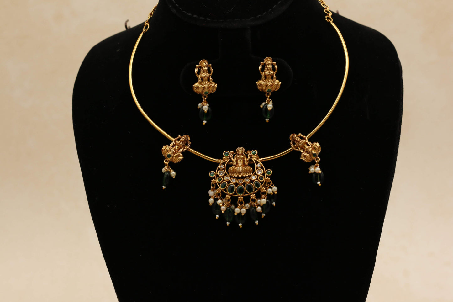 Lakshmi Hasli Choker Set