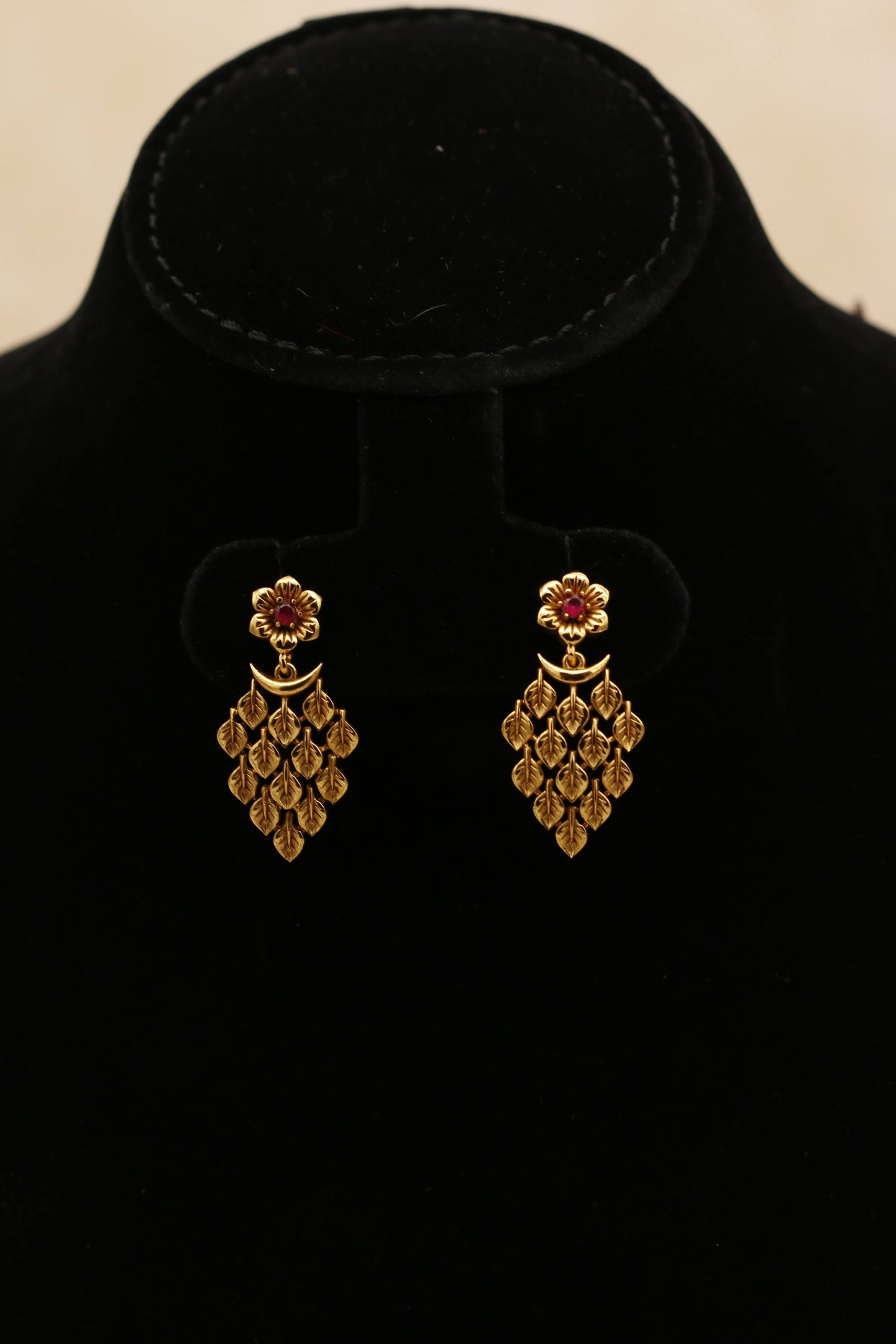 Antique Floral Necklace Set