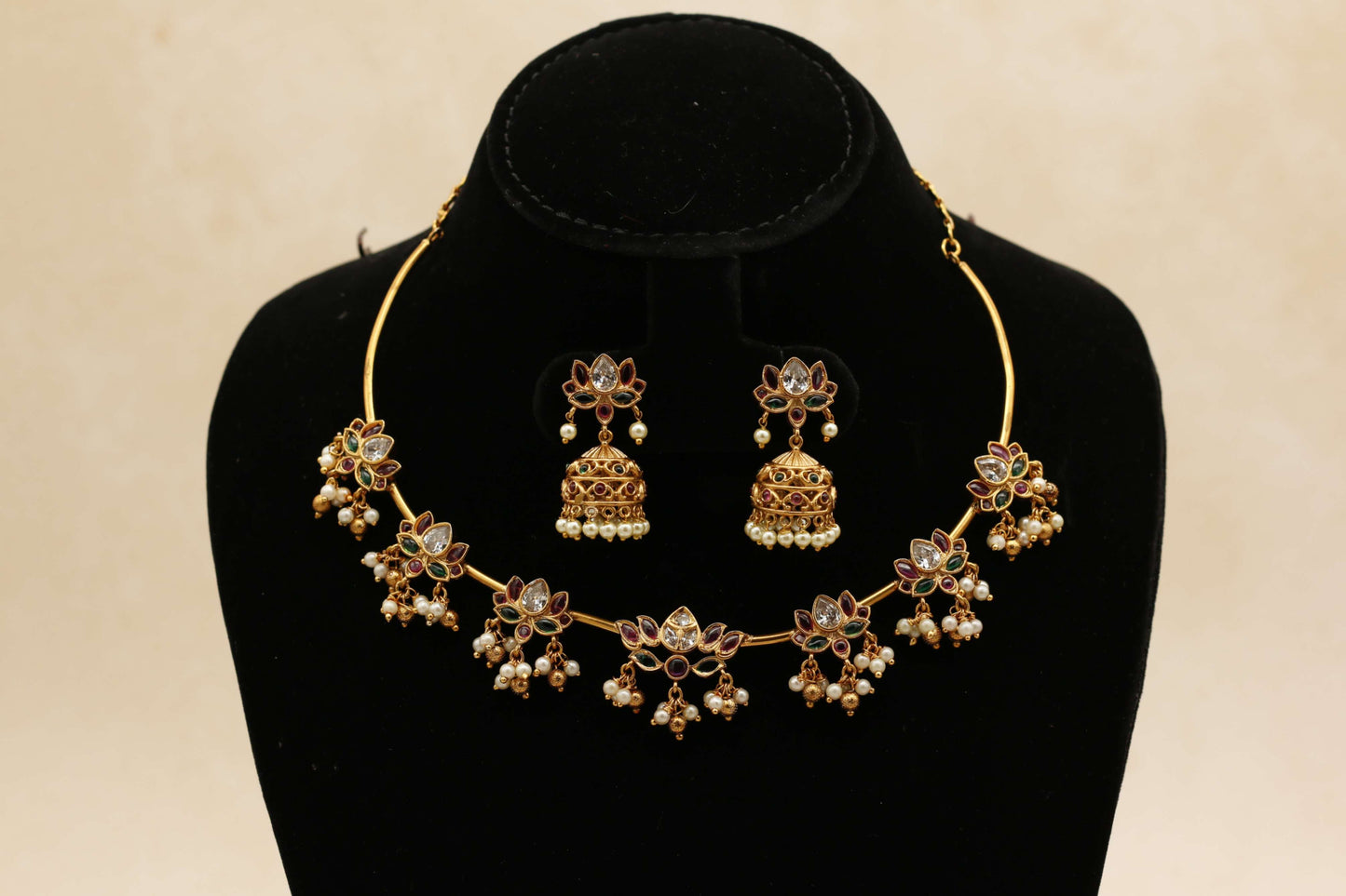 Sapta Lotus Jadau Kundan Hasli Choker Set