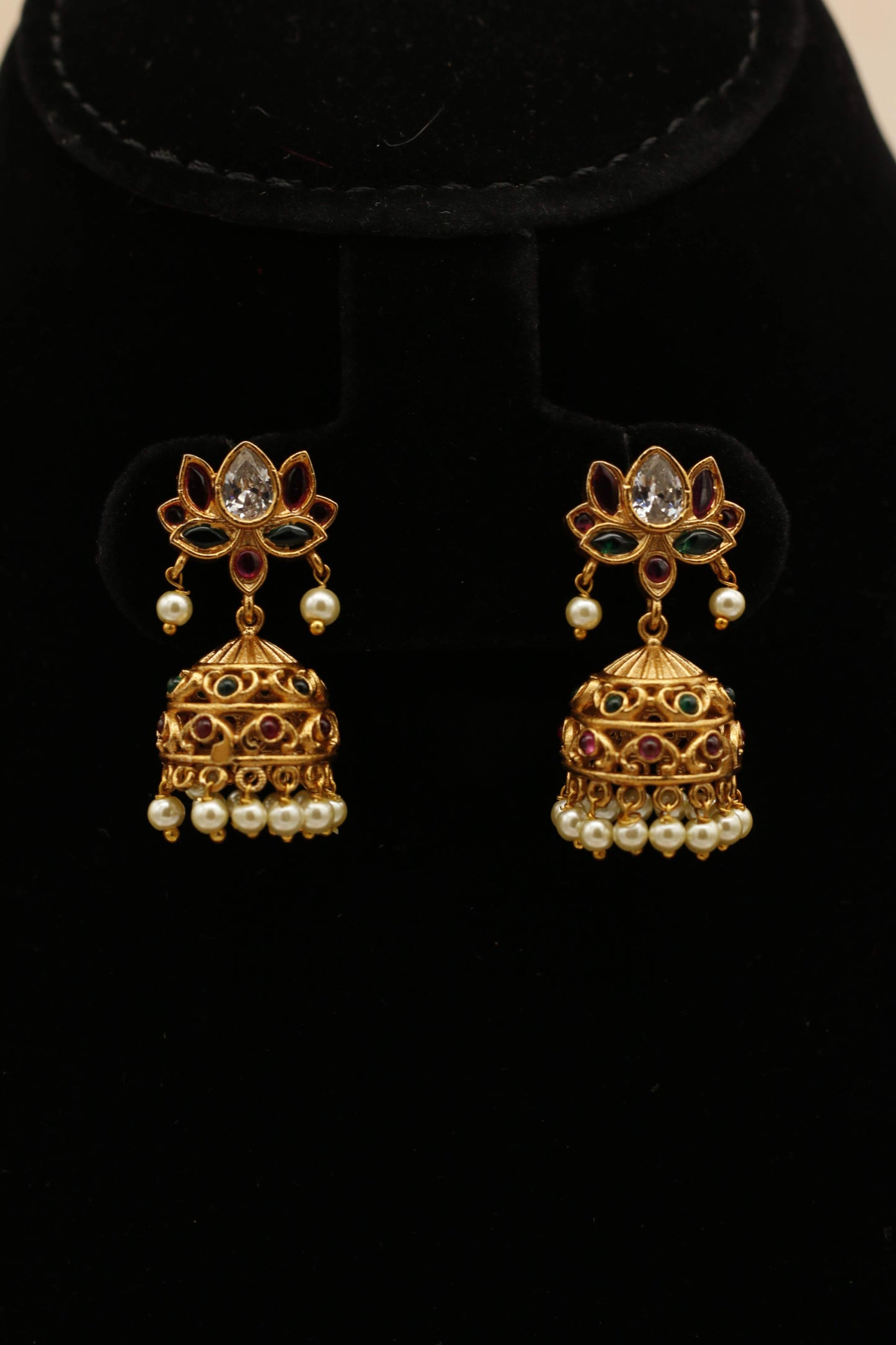 Sapta Lotus Jadau Kundan Hasli Choker Set