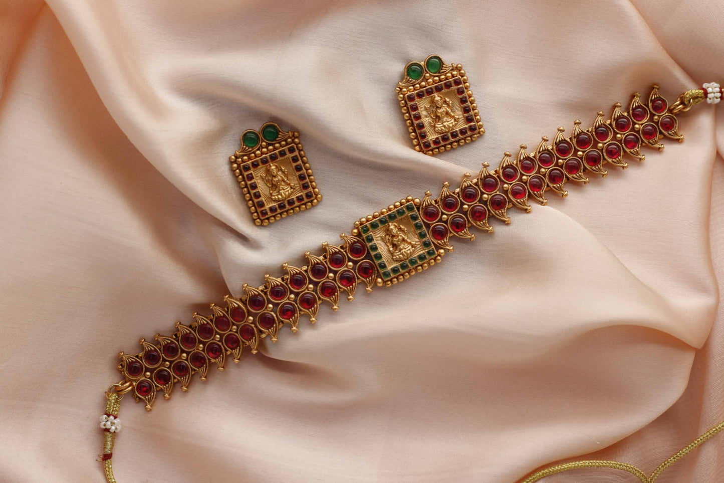 Maroon And Green Monalisa Stone Lakshmi Sufi Choker Set