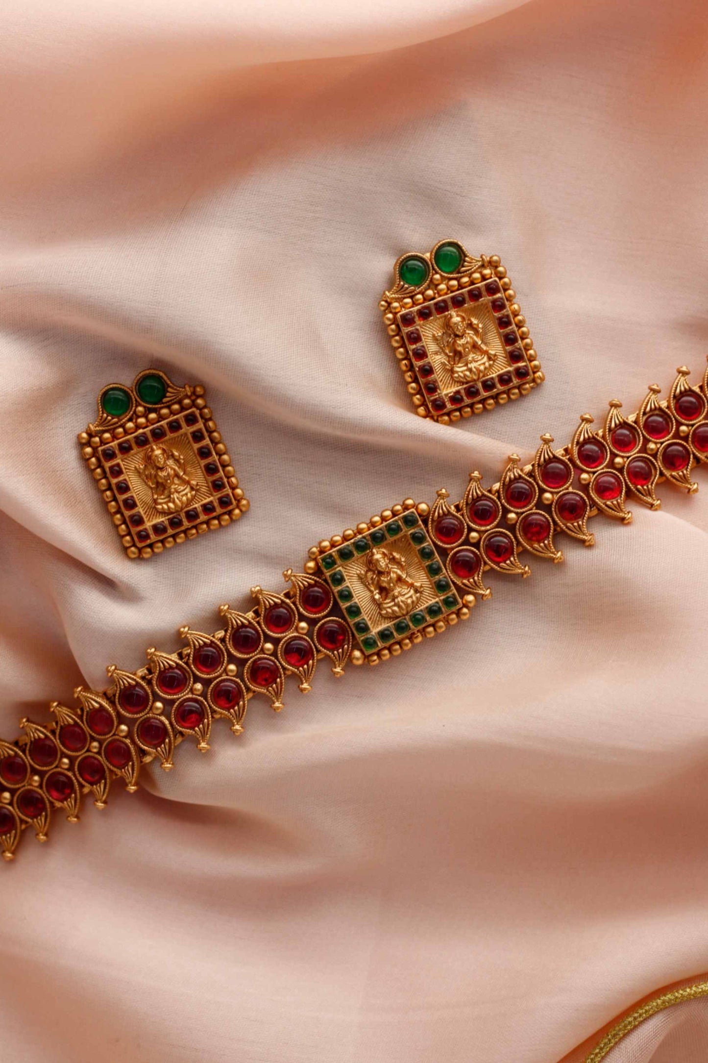 Maroon And Green Monalisa Stone Lakshmi Sufi Choker Set