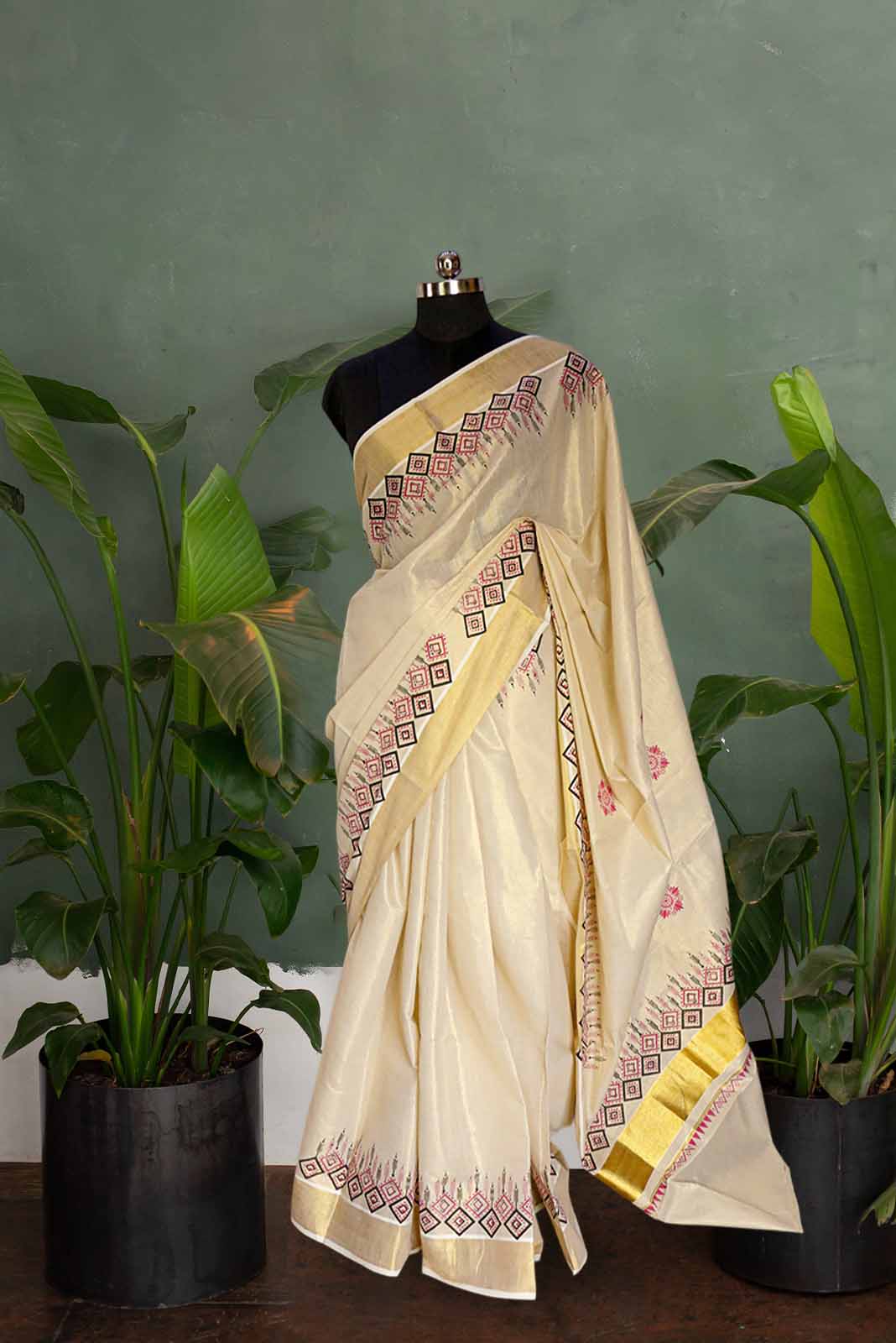 Box print Kerala Golden Tissue Kasavu Saree.