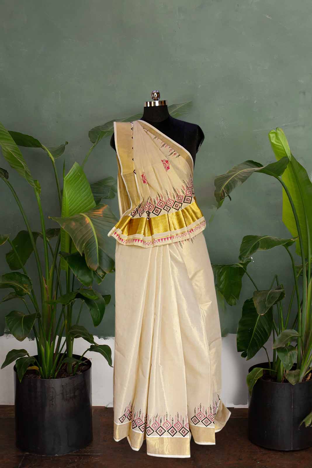 Box print Kerala Golden Tissue Kasavu Saree.