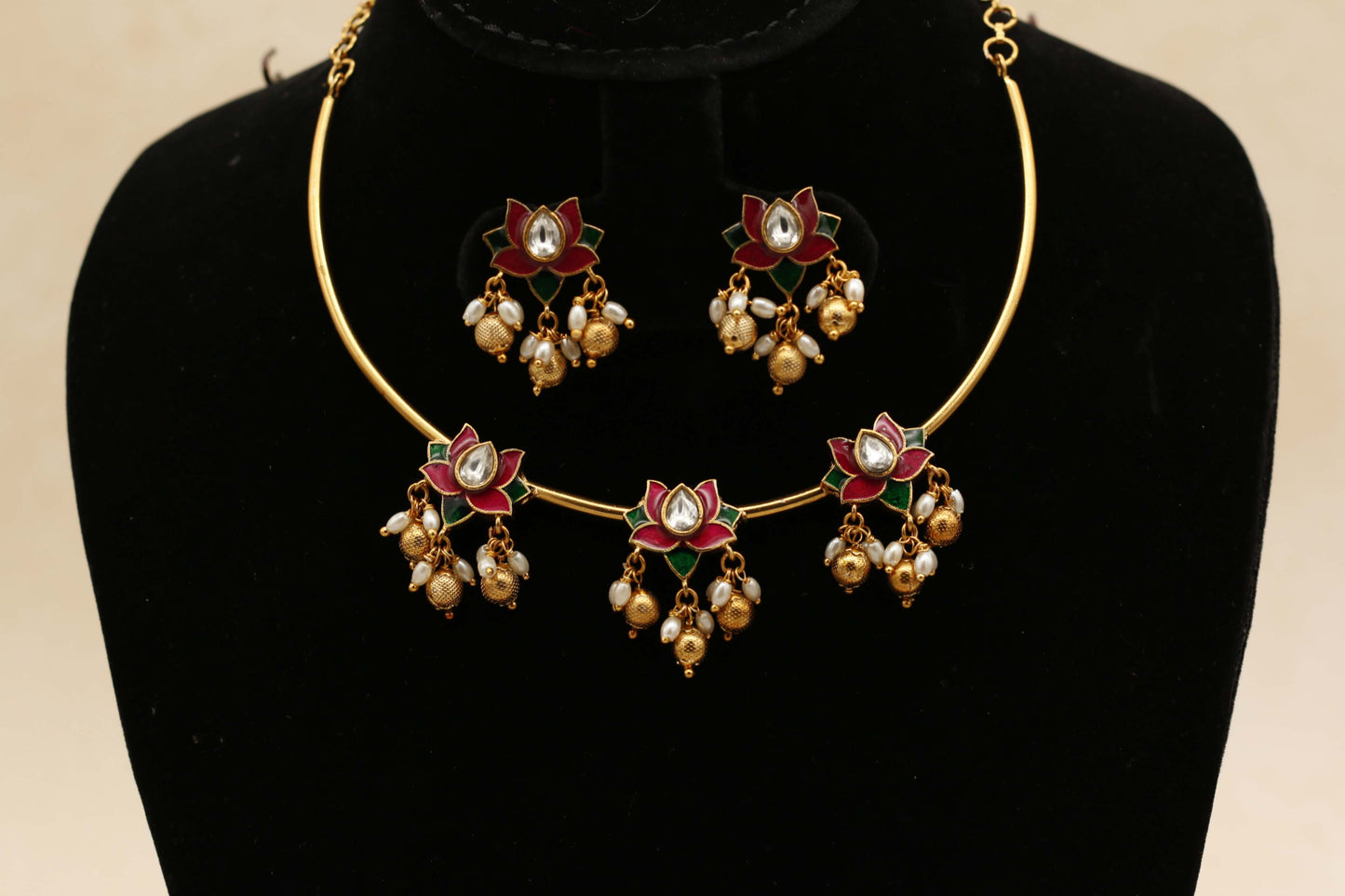 Lotus Jadau Kundan Hasli Choker Set