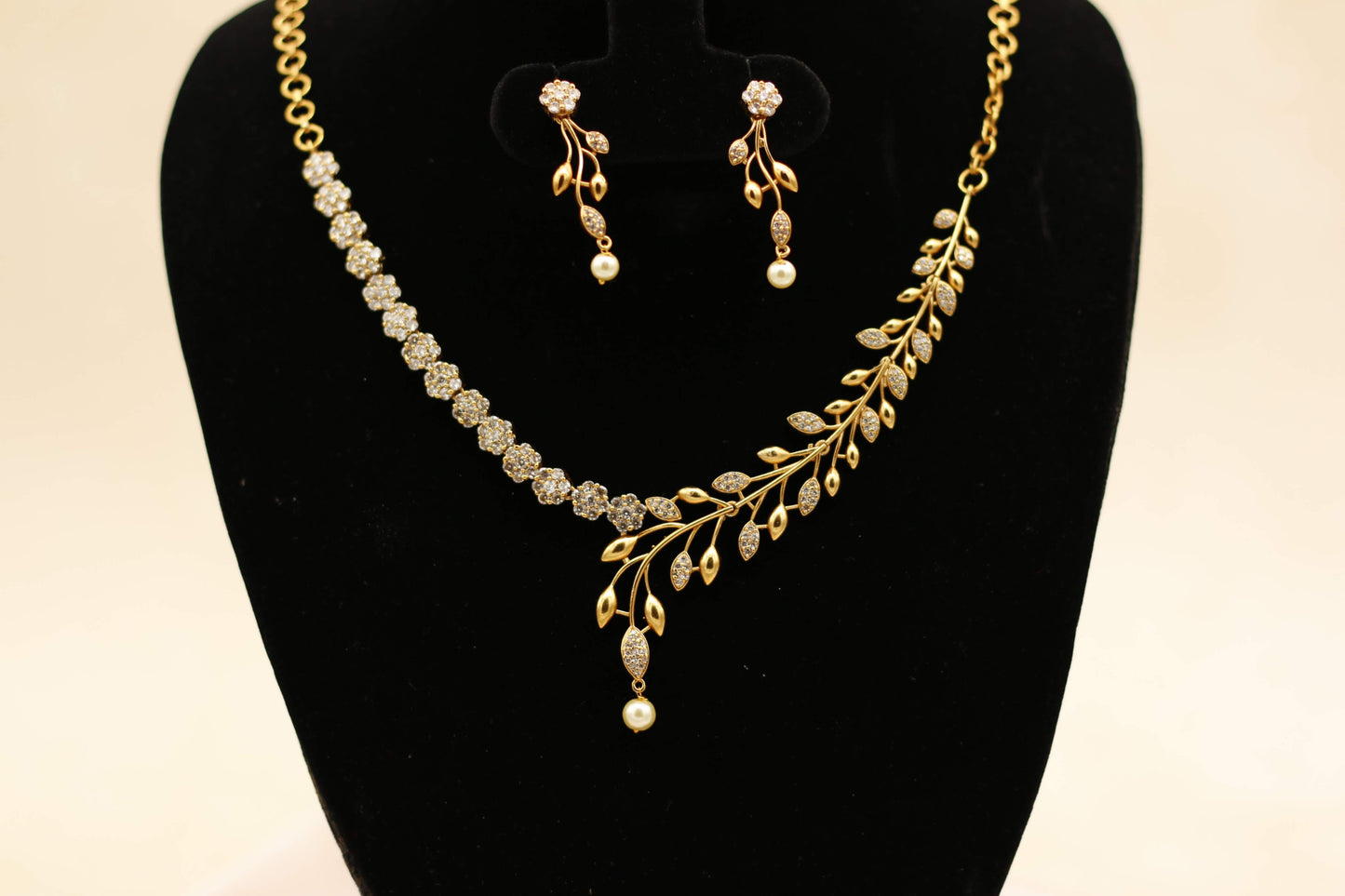 Floral AD Stone Necklace Set